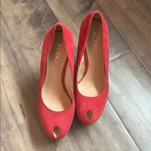 Also size 37 red suede platform shoes.